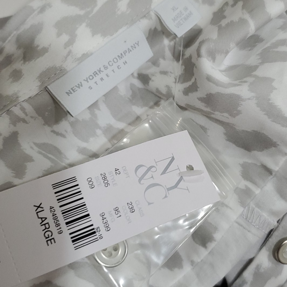 New York & Company White and Light Gray Leopard Print Button-Down Shirt - Picture 7 of 8